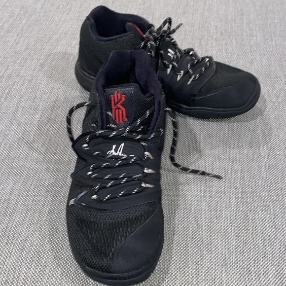 Nike Kyrie 5 red carpet youth size 3Y boy’s black basketball shoes sneakers - Picture 2 of 8